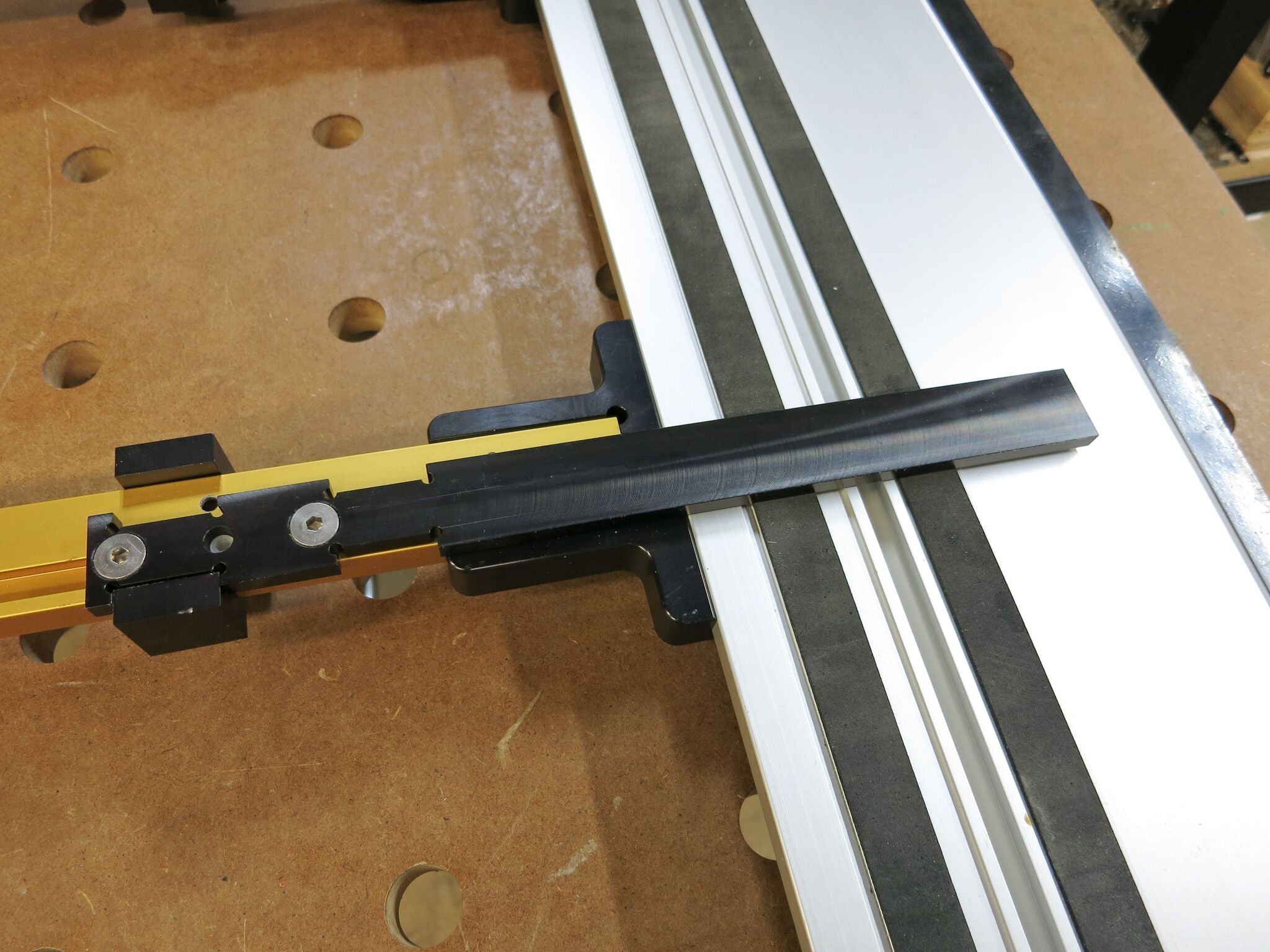 Seneca - Parallel Guide System (with Incra T-Track)